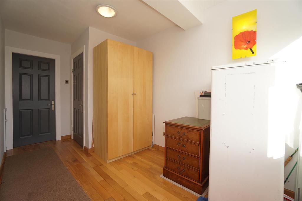 Marchwood Road, Sheffield, South... 4 bed semidetached house £975