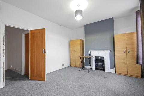 3 bedroom house to rent - Cranborne Road, Barking, IG11