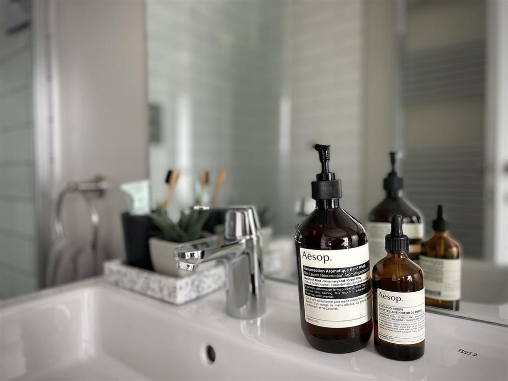 Master Bathroom Detail 1.jpg