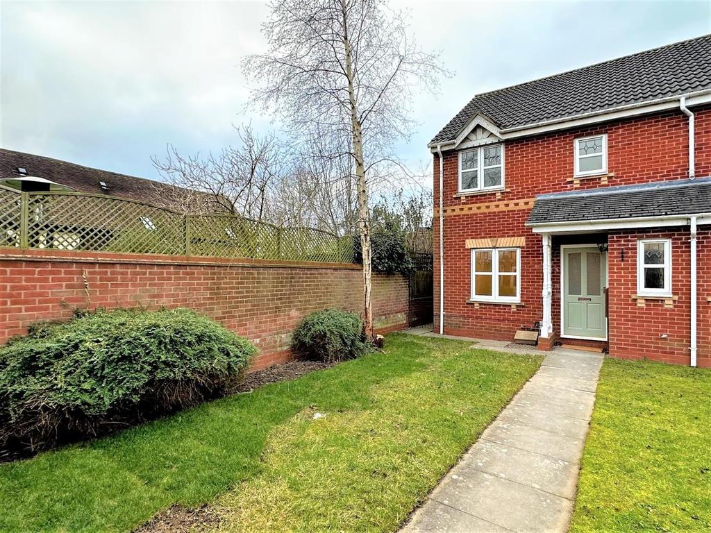 Appletree Lane, Redditch 3 bed property £1,100 pcm (£254 pw)