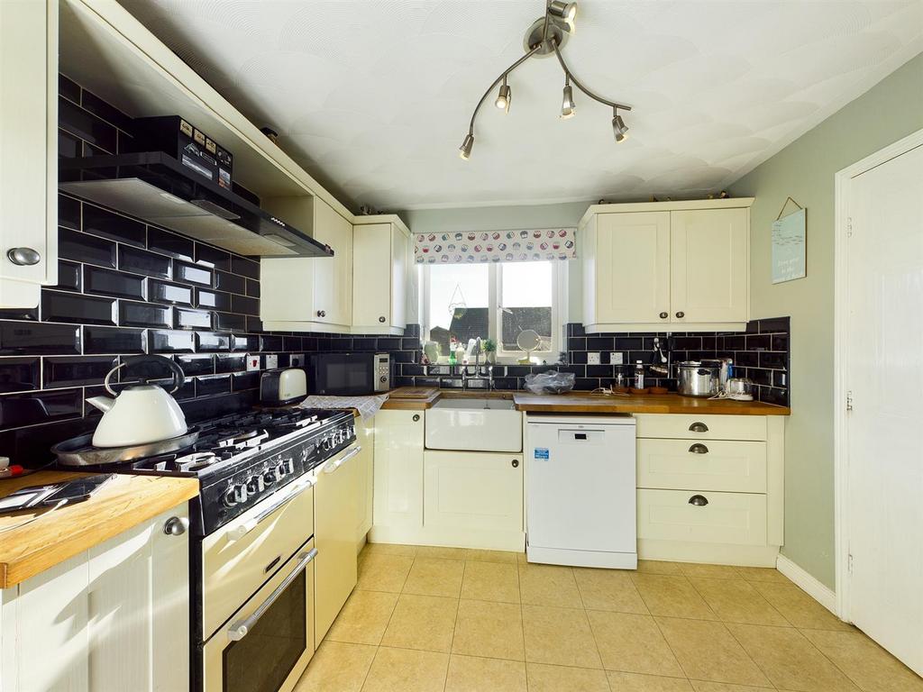 Kitchen: