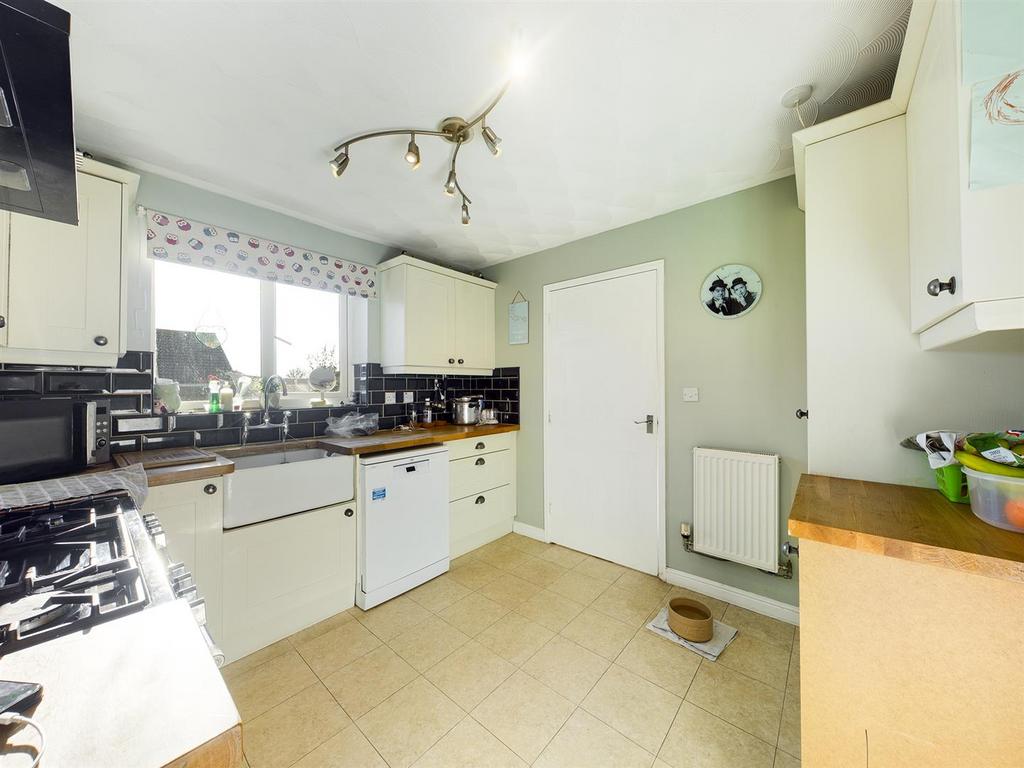 Kitchen: