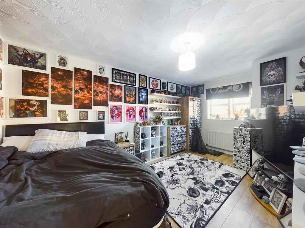 Bedroom:
