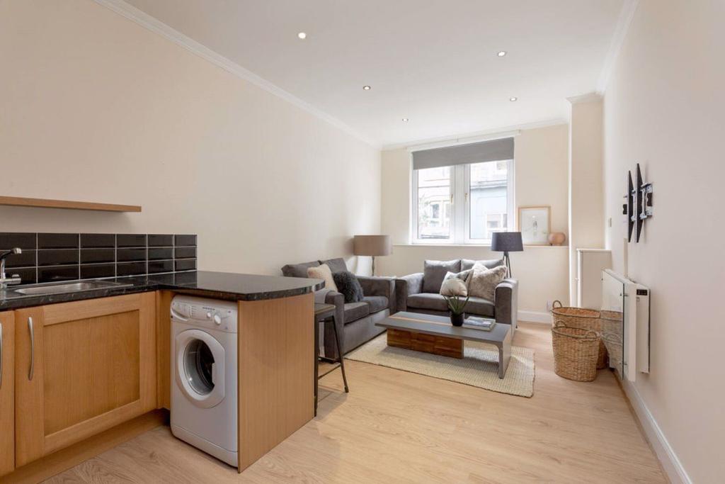 Fowler Terrace 1 bed flat £995 pcm (£230 pw)