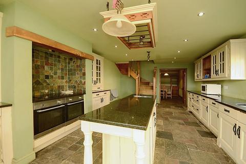 125 Cross Hill, Ecclesfield, Sheffield, S35 9YS