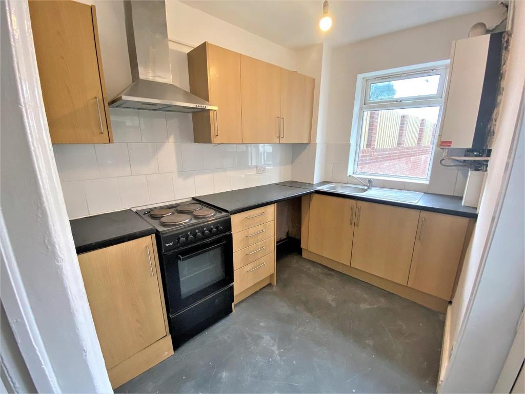 Broomhill Road, Old Whittington, Chesterfield, S41 9EB 2 bed end of
