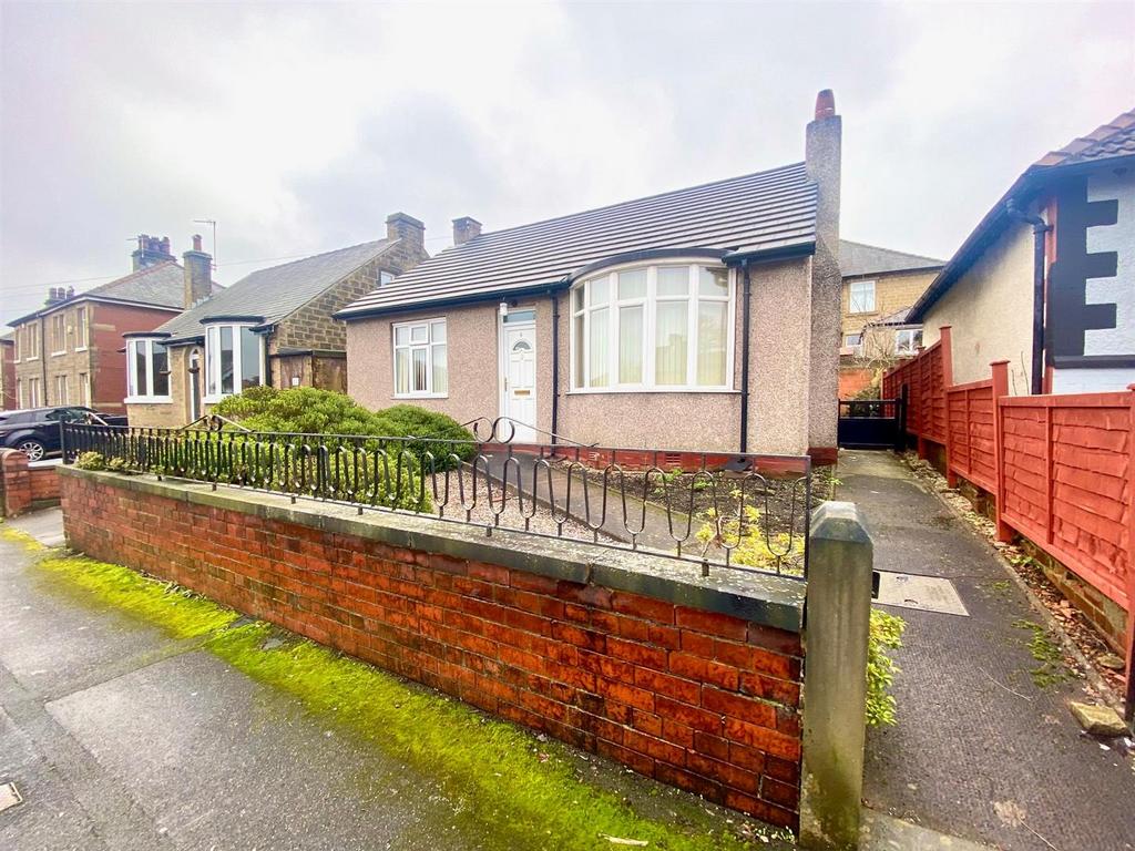 Basil Street, Huddersfield 2 bed detached bungalow for sale £150,000