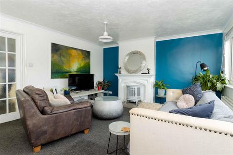 110 Boxgrove, Goring By Sea, Worthing, BN12 6LX