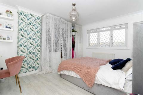 110 Boxgrove, Goring By Sea, Worthing, BN12 6LX