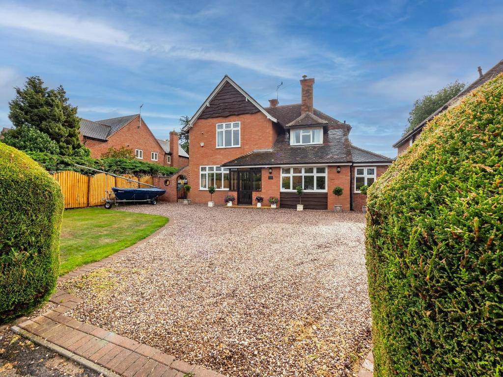 Banbury Road, Stratford upon Avon 4 bed detached house £950,000