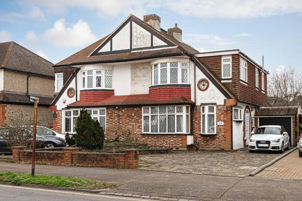Briarwood Road, Stoneleigh 4 bed semidetached house £675,000