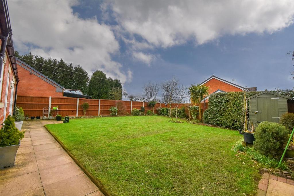 14 Berkeley Close, WV6 - Garden.jpg