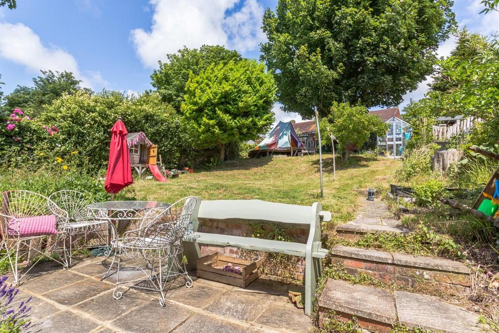 Norwich Drive, Brighton 2 bed semidetached house £375,000
