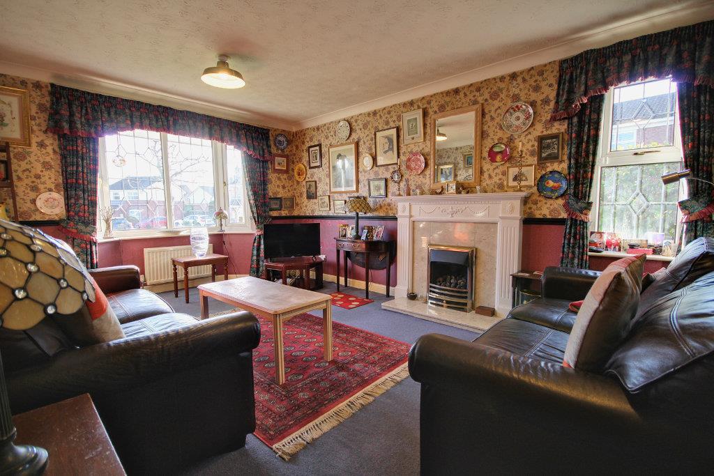 Oaklands Drive, Willerby, Hull 4 bed detached house for sale £295,000