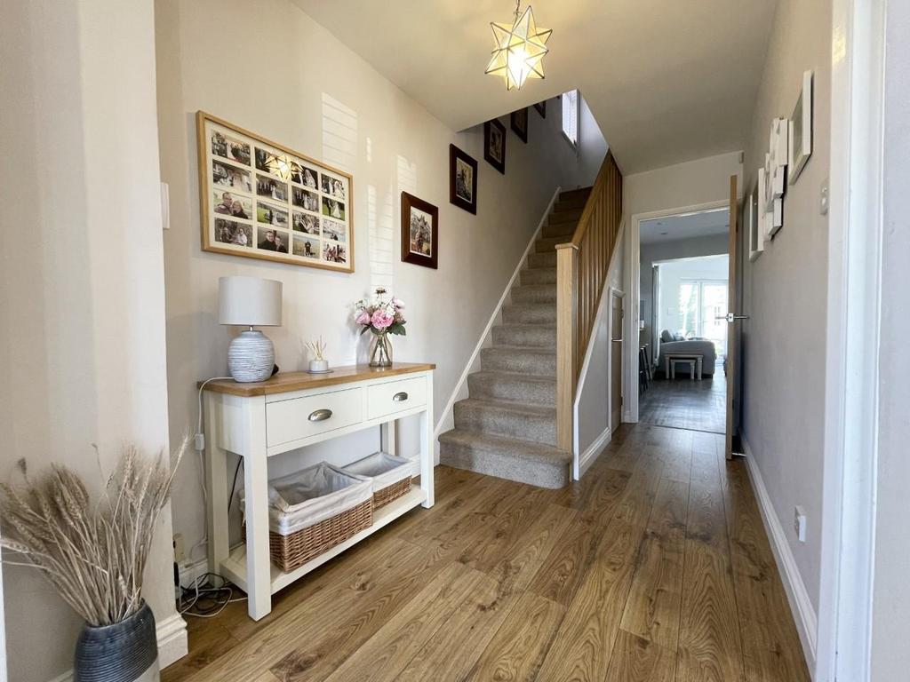 Lavington Drive, Longlevens, Gloucester 3 bed semidetached house £