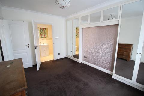 44 Portway Crescent, Epsom, KT17 1SX