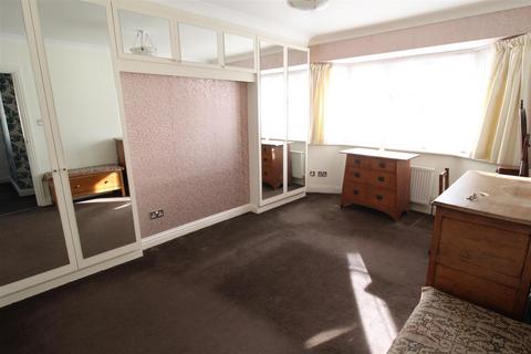 44 Portway Crescent, Epsom, KT17 1SX