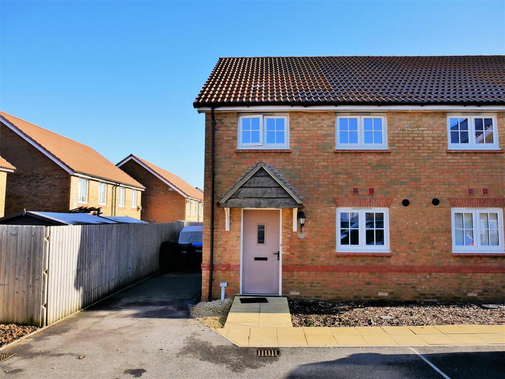 Road, Calne 3 bed semidetached house £275,000