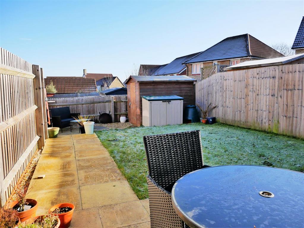 Road, Calne 3 bed semidetached house £275,000