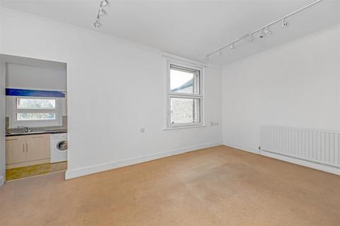 Flat 1, Compton House, 69 - 71 Beckenham Road, Beckenham, BR3 4QD