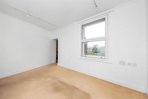 Flat 1, Compton House, 69 - 71 Beckenham Road, Beckenham, BR3 4QD