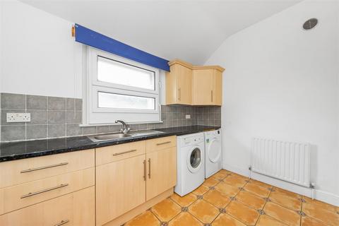 Flat 1, Compton House, 69 - 71 Beckenham Road, Beckenham, BR3 4QD