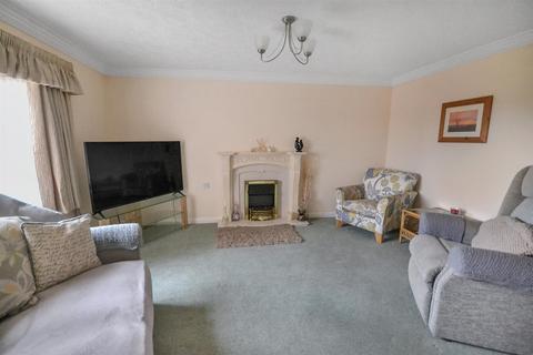 2 bedroom terraced house for sale, Wolsey Close, Southwell