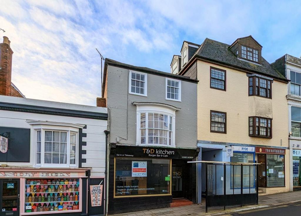 Cross Street, Ryde 2 bed for sale £200,000