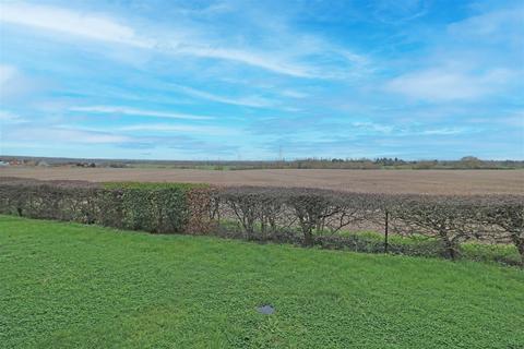 10 Tyssen Mead, Boreham, Chelmsford, CM3 3HX