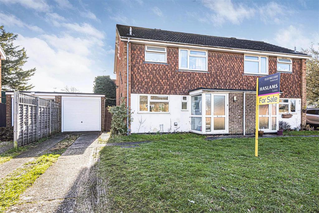 Woodley Green, Woodley, Reading 3 bed semidetached house £399,950