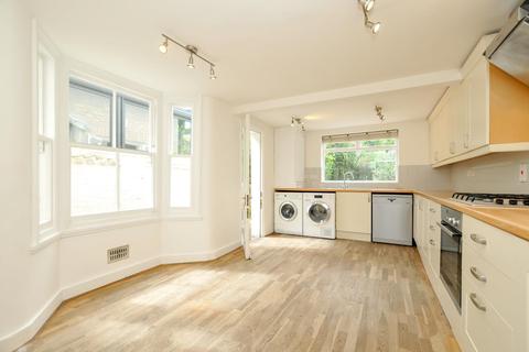 18 Lavers Road, London, N16 0DT