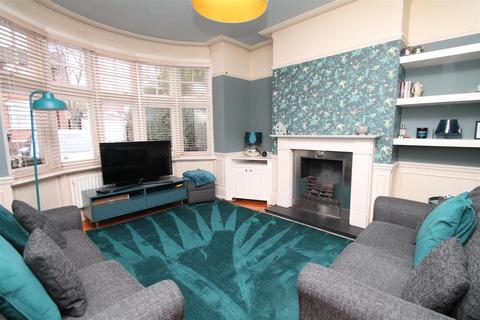 164 New River Crescent, London, N13 5RJ