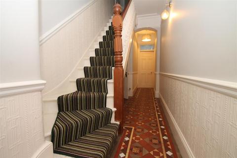 164 New River Crescent, London, N13 5RJ