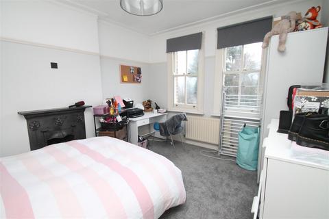 164 New River Crescent, London, N13 5RJ