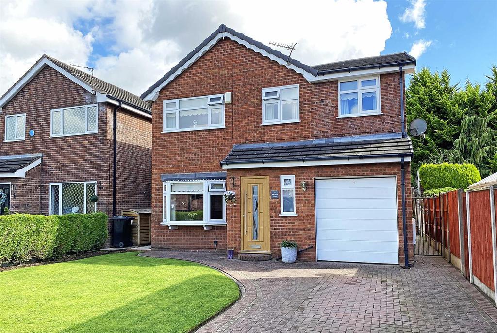 Downham Chase, Timperley 4 bed detached house £650,000