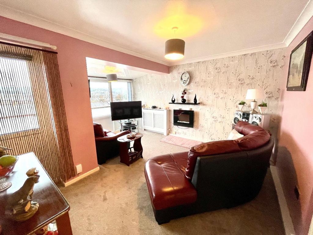 Lounge/ dining