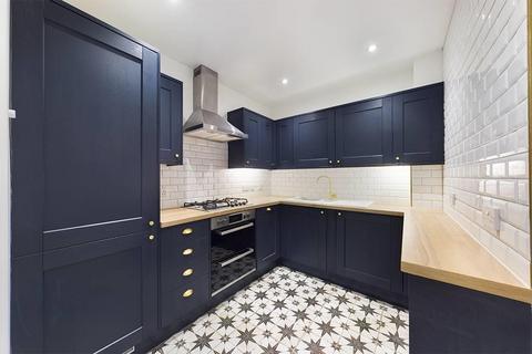 Flat 1, 13 Cavendish Grove, Southampton, SO17 1XA