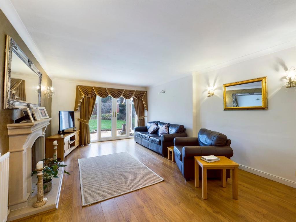Spinney Drive, Collingtree Village... 5 bed detached house £575,000