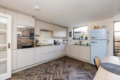 24 Bates Road, Brighton, BN1 6PG