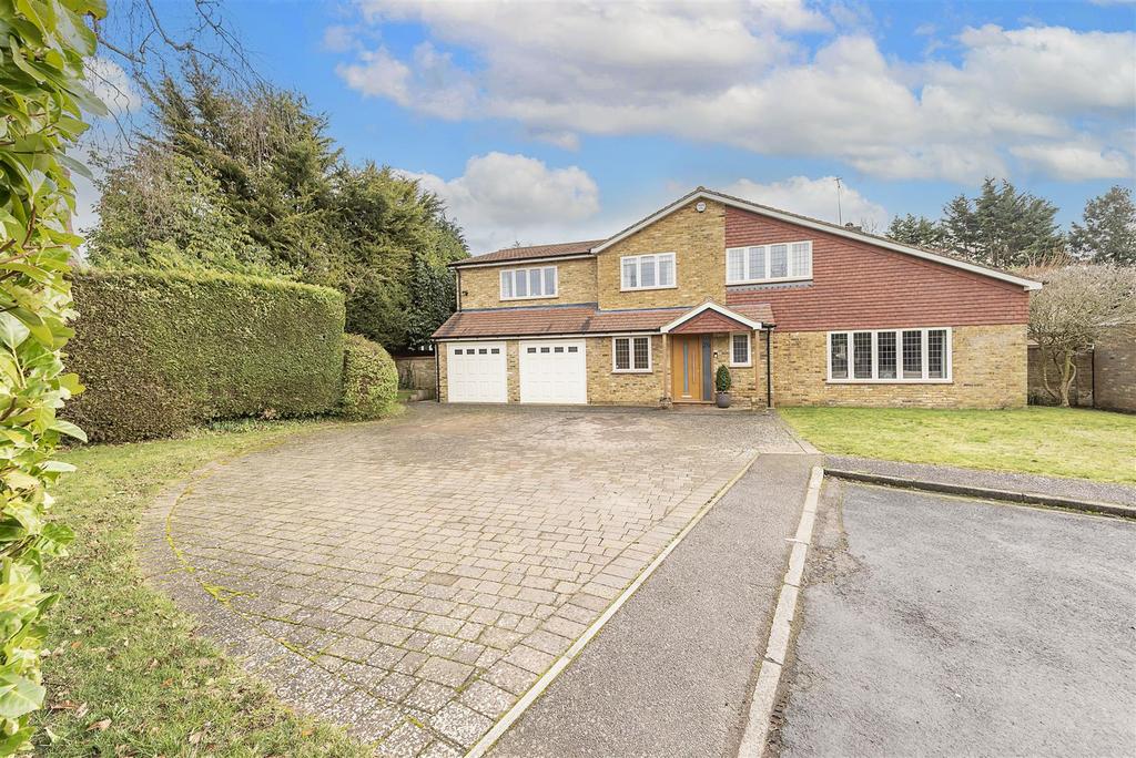 Burywick, Harpenden 5 bed detached house £1,950,000