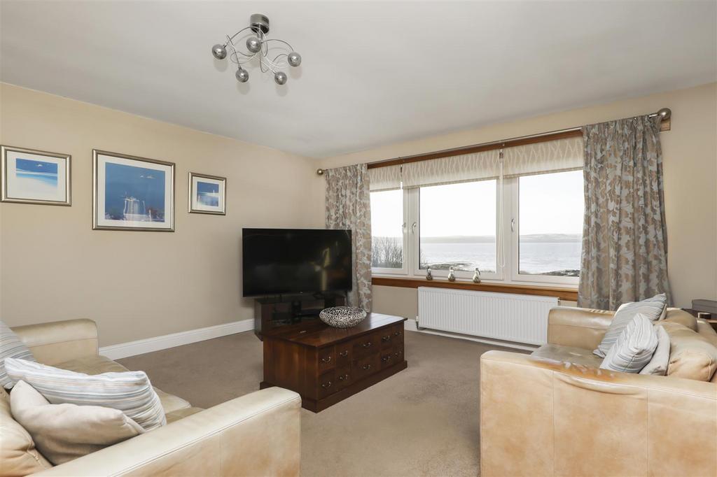 35 Charles Way, Limekilns, KY11 3LH 4 bed detached house £630,000