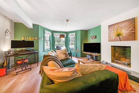 Flat 1, 18 Surbiton Road, Kingston Upon Thames, KT1 2HX