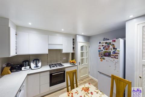 4, Wantage House Kings Lynn Drive, Romford, RM3 8BZ