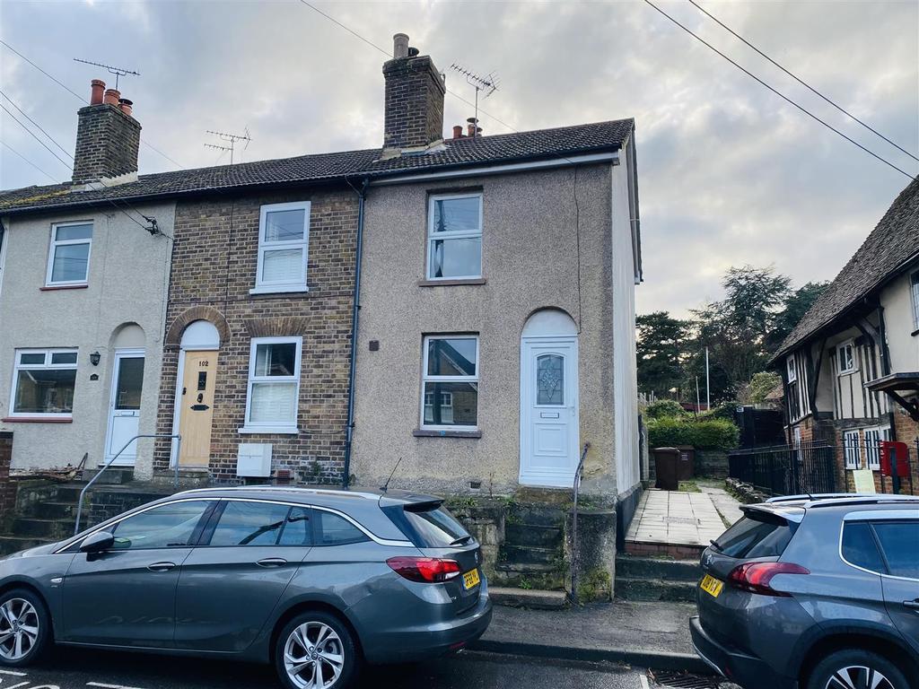 High Street, Halling, 2 bed end of terrace house £1,200 pcm (£277 pw)