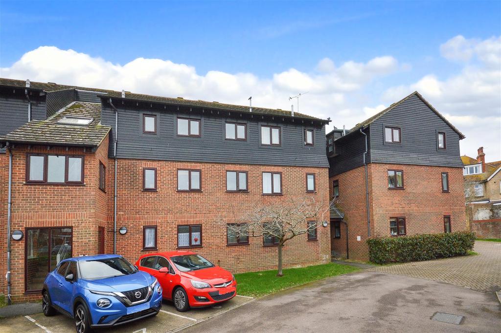 Mill Road, Eastbourne 1 bed flat £140,000
