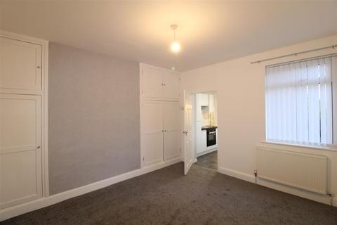 3 bedroom apartment for sale - The Oval, Walker, Newcastle Upon Tyne