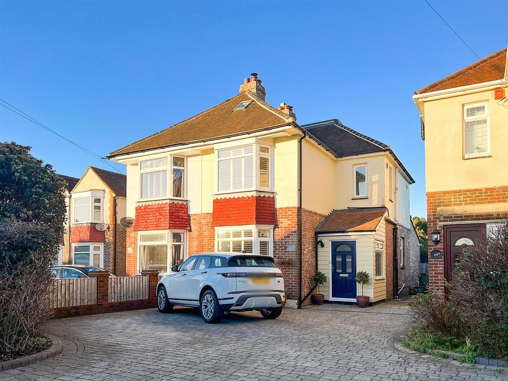 White Hart Lane, Portchester 3 bed semidetached house for sale £380,000