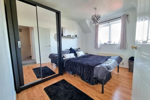 32 Ambleside Drive, Spalding, PE11 1JU