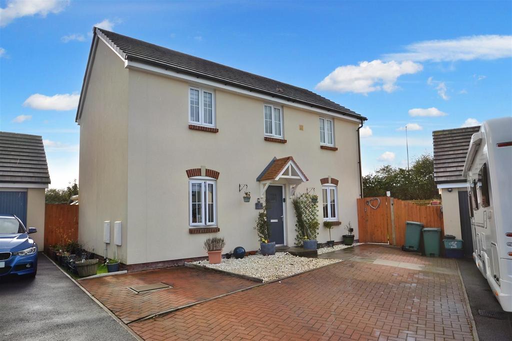 Gleneagles Close, Hubberston, Milford Haven 4 bed detached house £265,000
