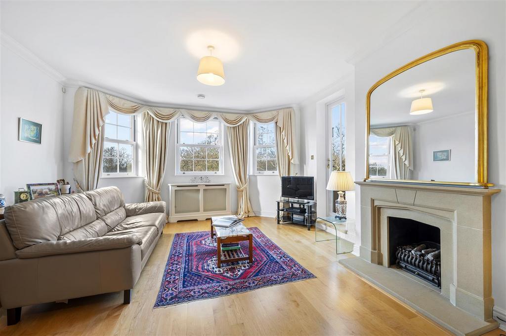 Chapman Square, Wimbledon, SW19 2 bed apartment £735,000
